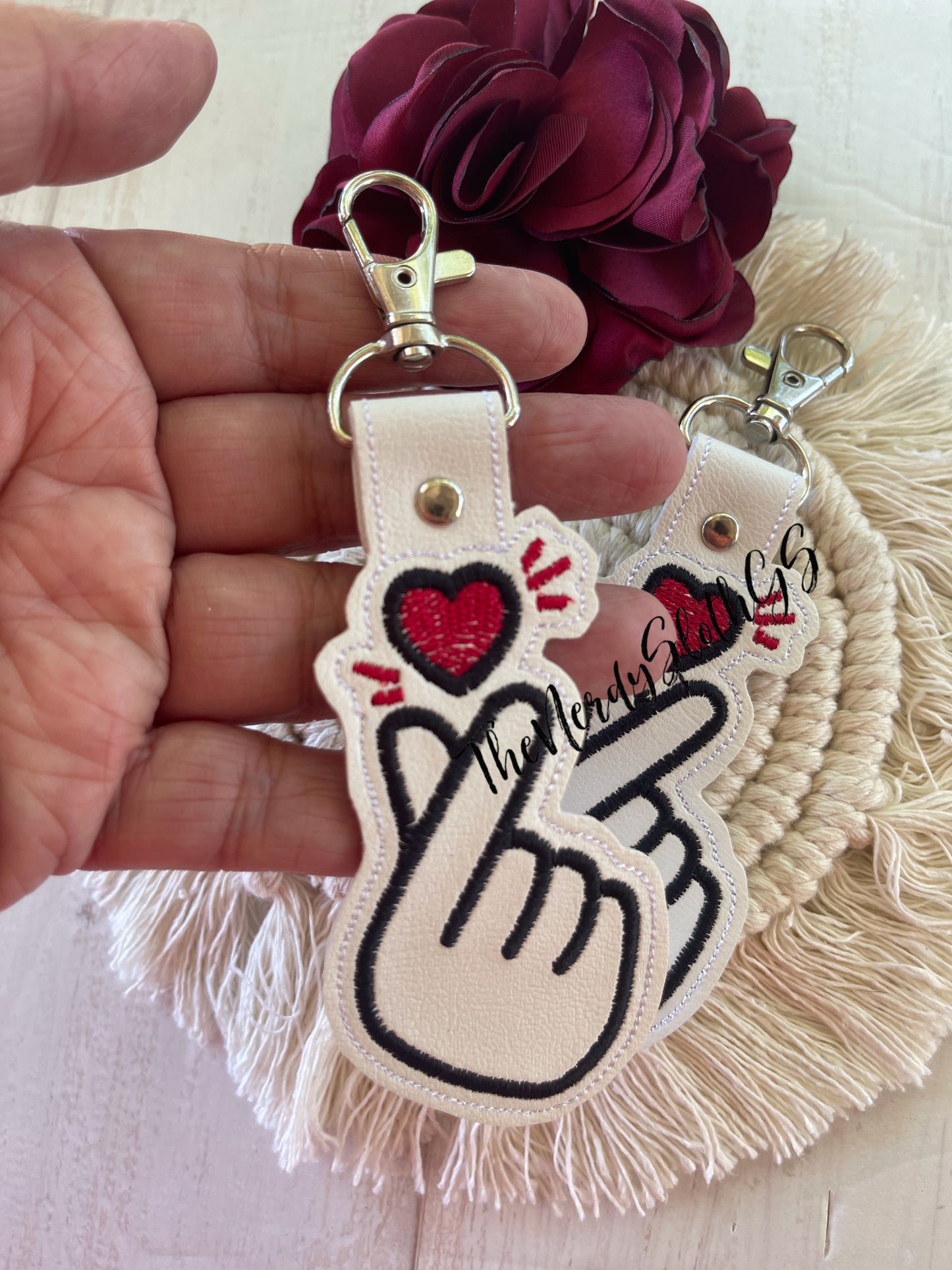 K-pop Finger Heart Keychain